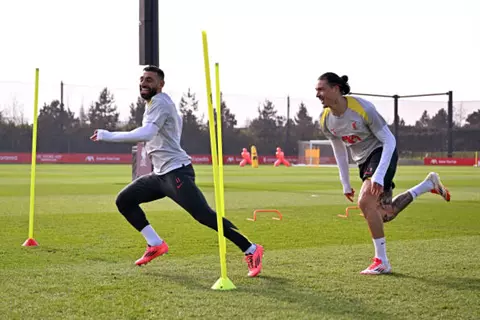 صلاح مودعا نونيز: أعتبر نفسي محظوظا لمزاملتك في ليفربول